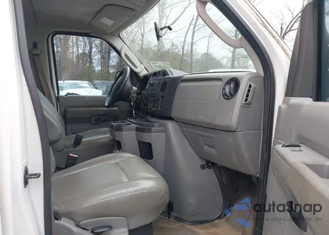 2009 Ford E-250 Commercial/Recreational z USA, uszkodzony, nr VIN 1FTNE24LX9DA67654